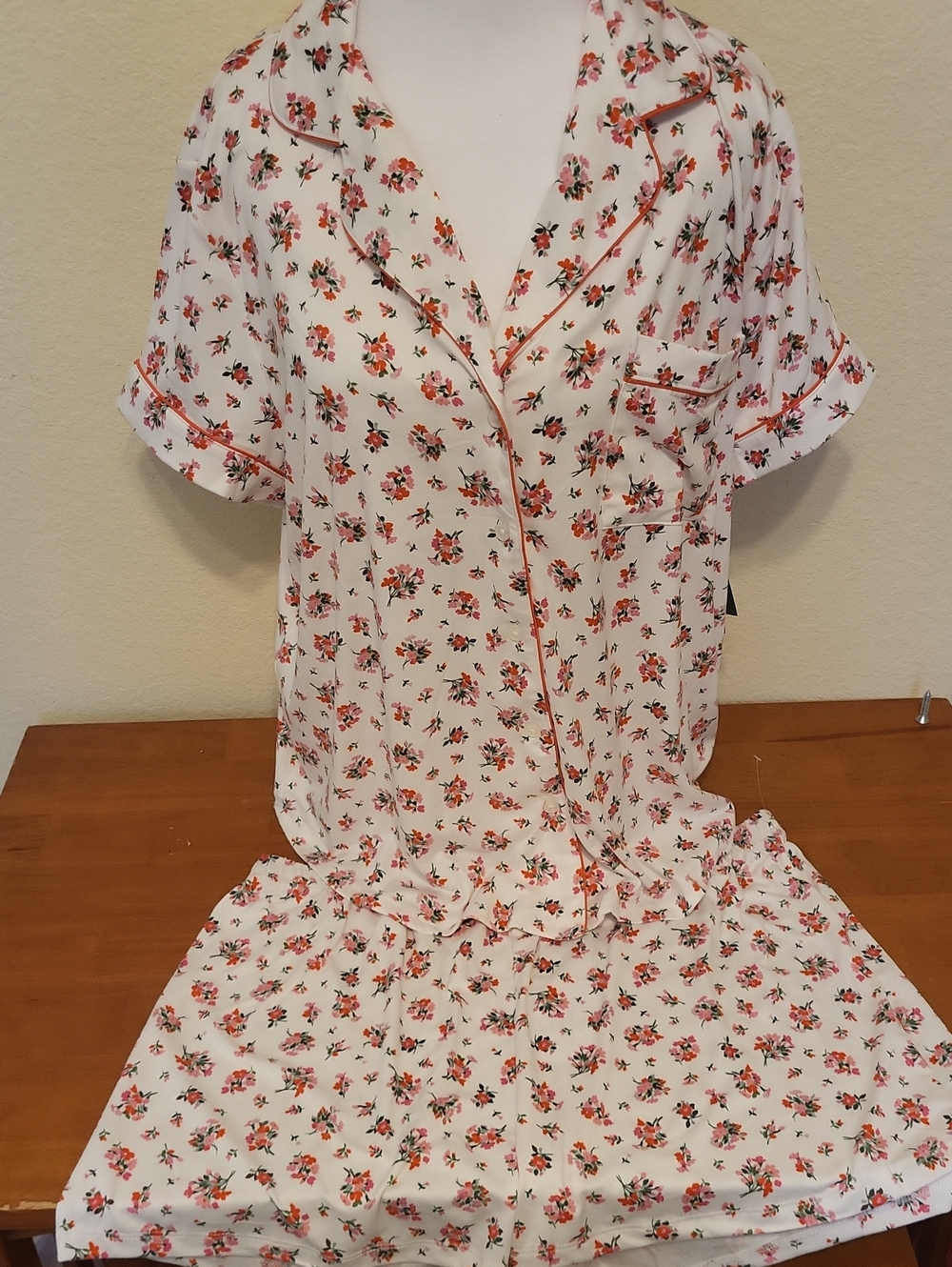 Kate Spade NY Floral Two-Piece Pajama  Shorts Set in Pink And Coral Floral Print